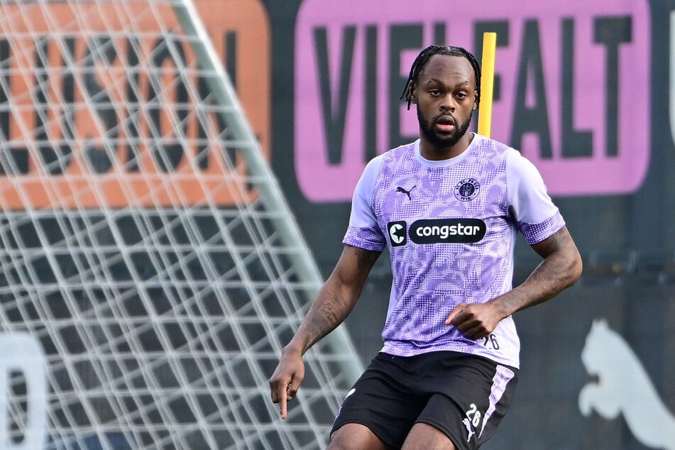 Nach seiner Schulterverletzung ist Ricky-Jade Jones wieder voll im Training. Nach der Länderspielpause soll er eine Option sein.