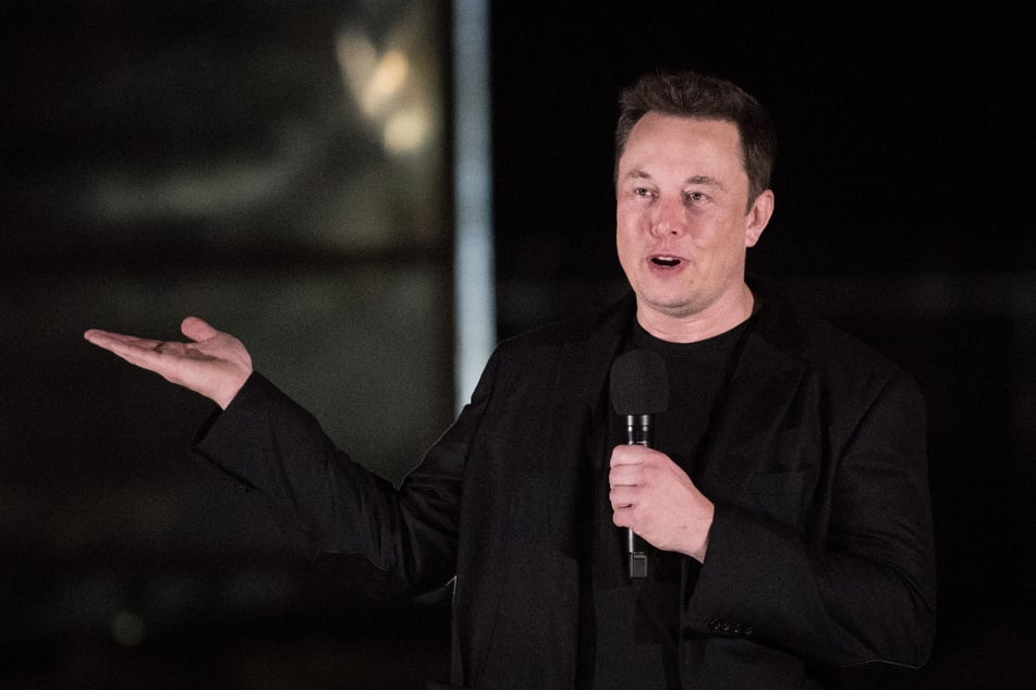 Billionaire Elon Musk sent a memo to Twitter employees, giving them an ultimatum to either work longer and harder or they will be terminated.