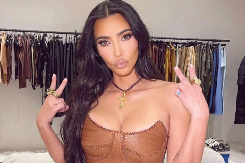 It-Girl Kim Kardashian (40) liebt Mode. Nun ist sie um ein besonderes Outfit reicher.