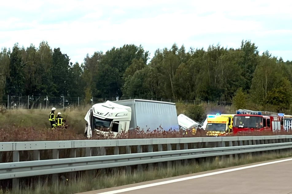 Auf der A72 sind am Donnerstagmittag zwischen Rochlitz und Penig zwei Lkw kollidiert.