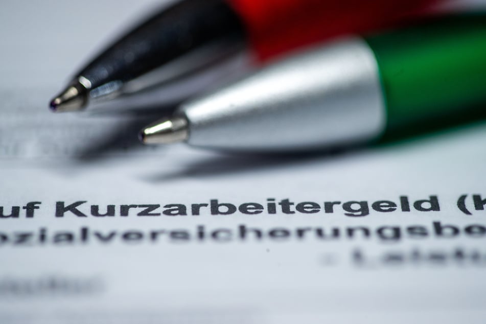 Die Bezugsdauer von Kurzarbeitergeld wird verlängert.