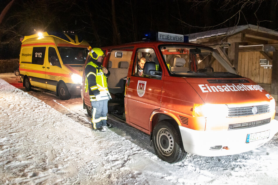 Neben der Feuerwehr war auch ein Rettungswagen bei der Übung im Einsatz.