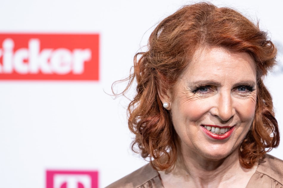 "Lebende Leiche": RTL-Moderatorin Lierhaus nach Koma-Kampf wie Monster begafft