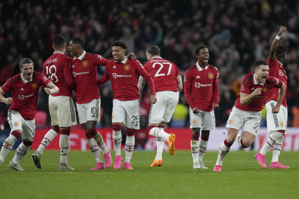 Die Spieler von Manchester United jubelten über den Sieg im Elfmeterschießen.
