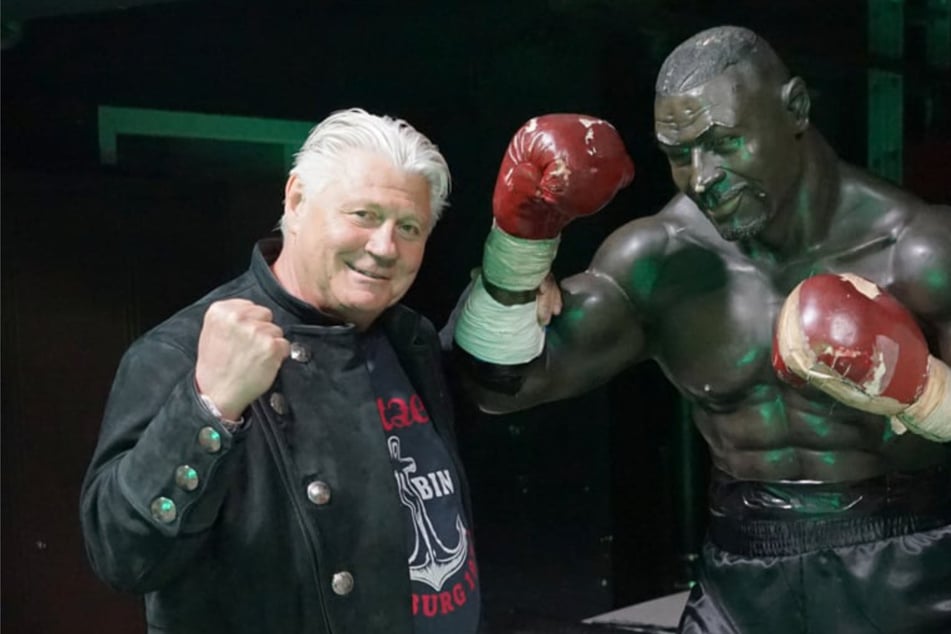 Carsten Marek (65) im Boxkeller seines Clubs "Zur Ritze".