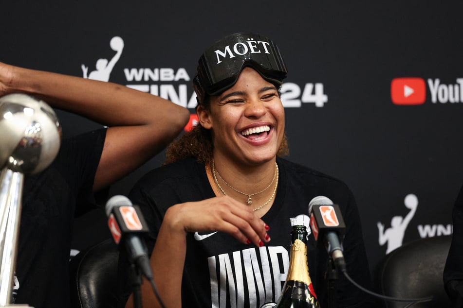 Große Titelparty für New York Liberty - und natürlich auch Nyara Sabally. Die 24-Jährige bekam das Grinsen gar nicht mehr aus dem Gesicht.