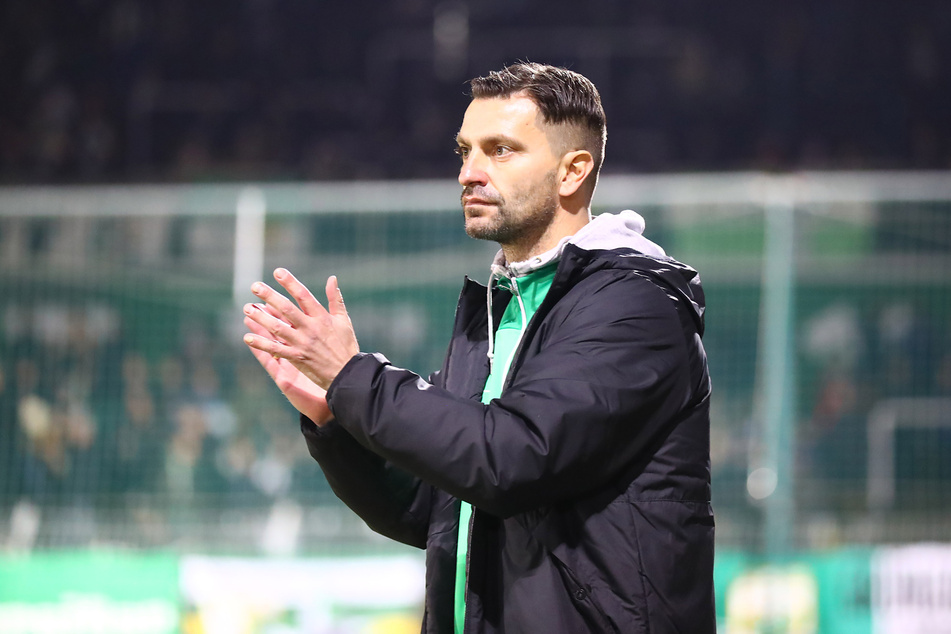 Miroslav Jagatic (46) und sein Team werden auch in der nächsten Saison in der Regionalliga Nordost kicken.