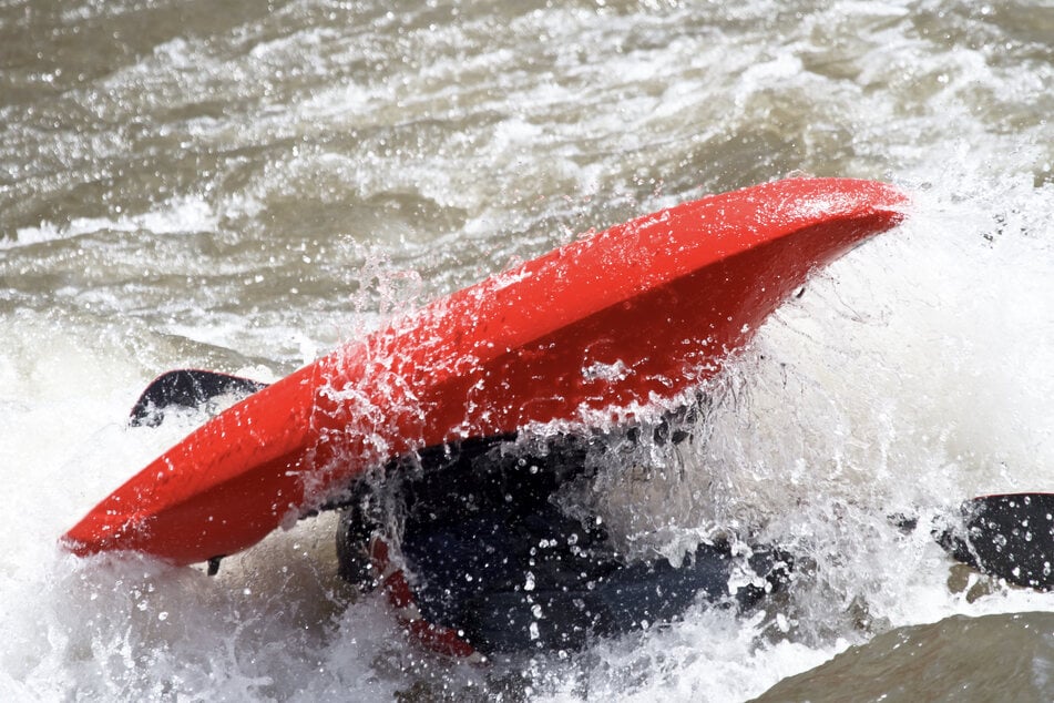 Cory Chilvers (†18) wollte sein neues Kajak ausprobieren - doch plötzlich kenterte es und er stürzte in den Fluss. (Symbolbild)