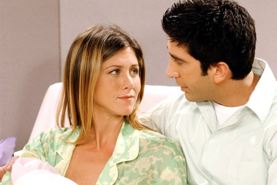 Jennifer Aniston And David Schwimmer Blow Up The Internet With Romance Rumor Tag24