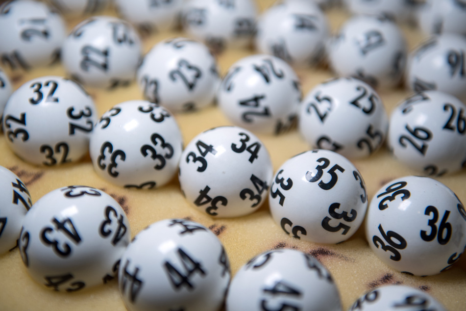 Bei der Lotto-Ziehung am Sonntagabend wurde der erste Lotto-Millionär in 2023 auserkoren. (Symbolbild)