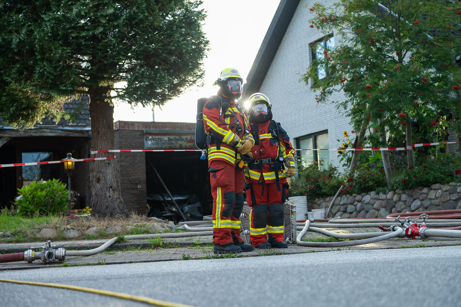 Mit 65 Einsatzkräften war die Feuerwehr am Mittwoch in Kaltenkirchen im Einsatz.