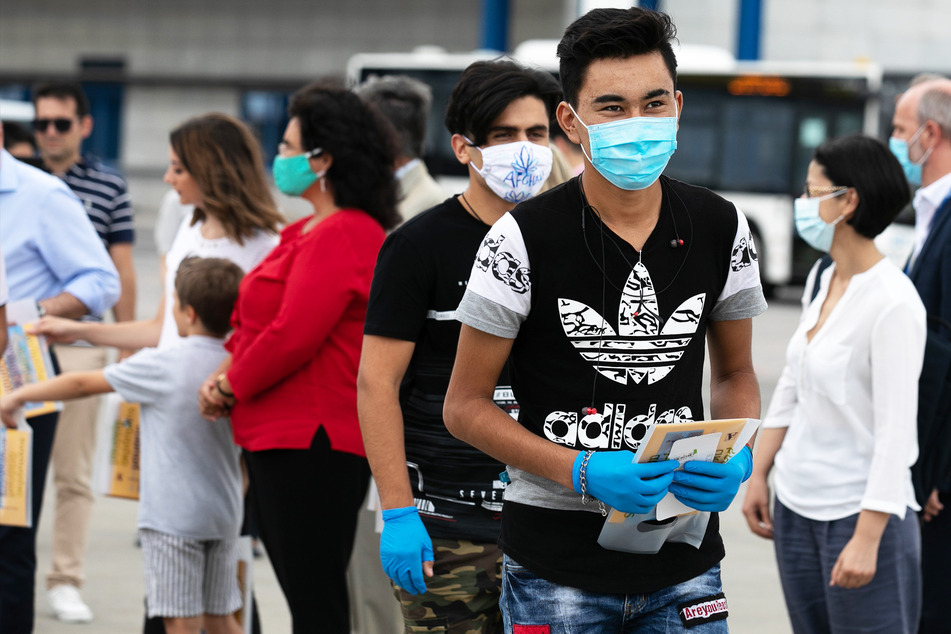 Facebook-Post sorgt für Aufregung: Holt Deutschland Corona-infizierte Flüchtlinge ins Land?