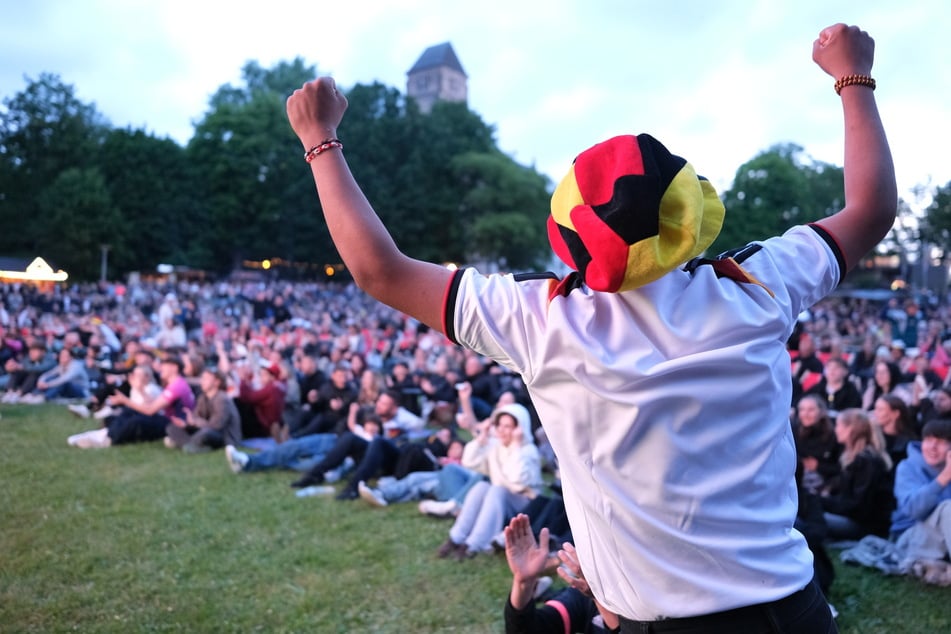 Beim Public Viewing am Samstagabend in Gera entstand kurz nach Mitternacht eine Schlägerei. (Symbolbild)