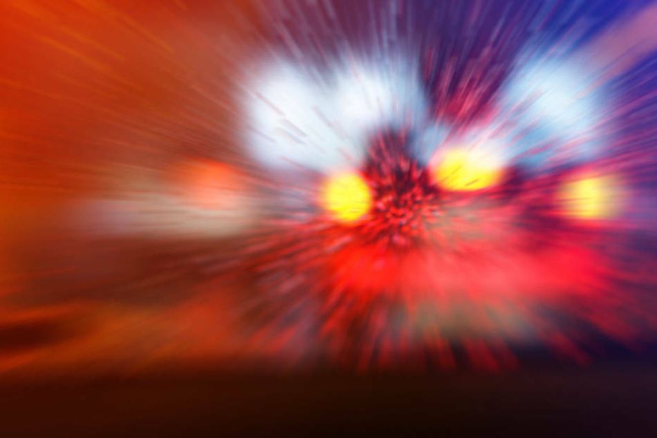 Die Polizisten folgten dem Corsa, woraus sich eine wilde Verfolgungsjagd durch die Kasseler Nordstadt mit einer Geschwindigkeit von bis zu 100 km/h entwickelte. (Symbolbild)