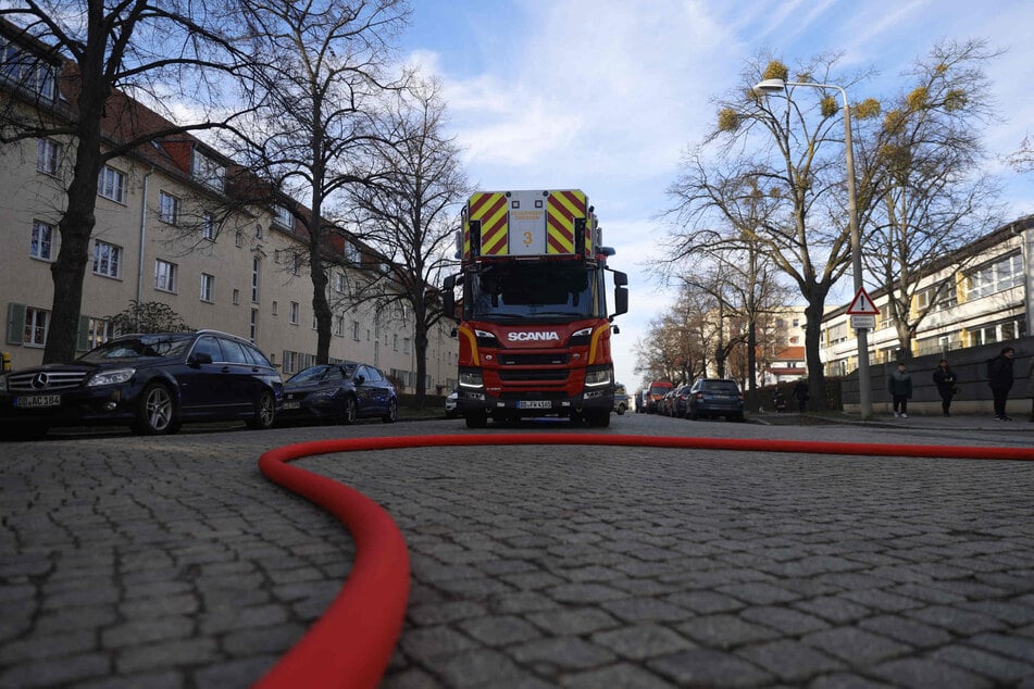 Auch eine Drehleiter war vor Ort, wurde jedoch nicht benötigt.