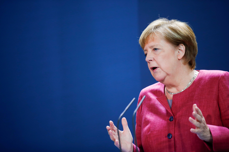 Bundeskanzlerin Angela Merkel warnt vor einer schwierigen Corona-Situation.
