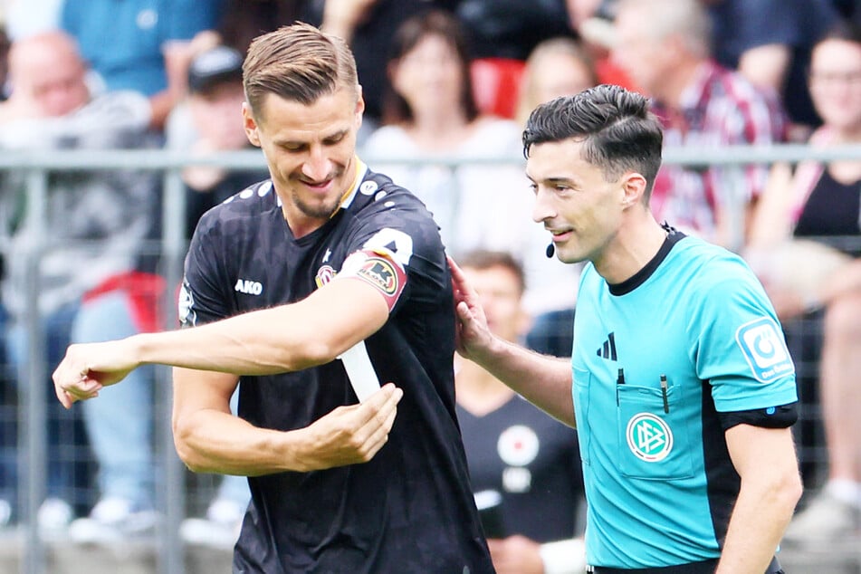 Zuletzt pfiff Florian Badstübner (34, r.) den Auftakt in die vergangene Saison bei Viktoria Köln. Dynamo siegte mit 2:1.