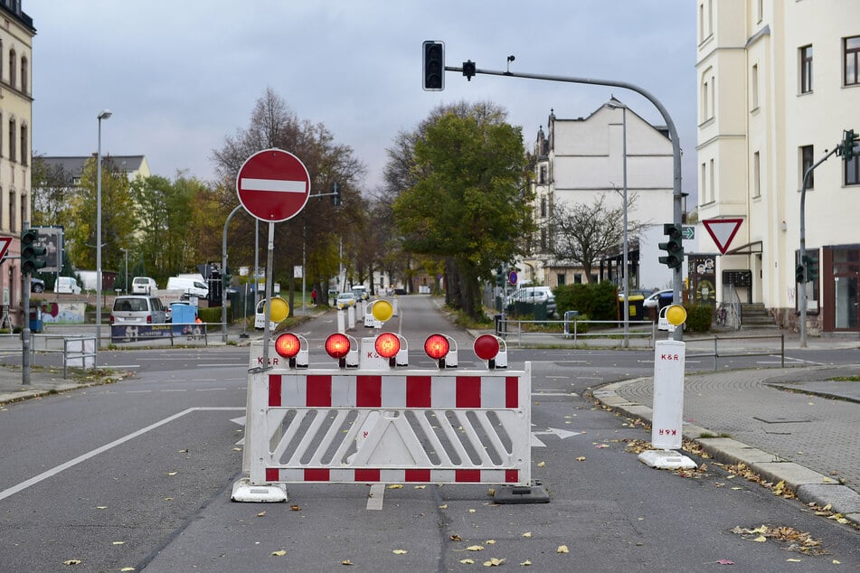 Die Zufahrt der Hainstraße zur Palmstraße war am Freitagmorgen noch gesperrt.
