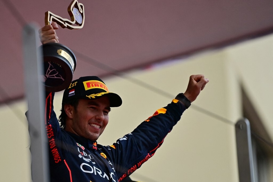 Beim Großen Preis von Monaco nutzte Sergio Perez (32) die Strategiefehler der Konkurrenz aus und schnappte sich den Sieg.