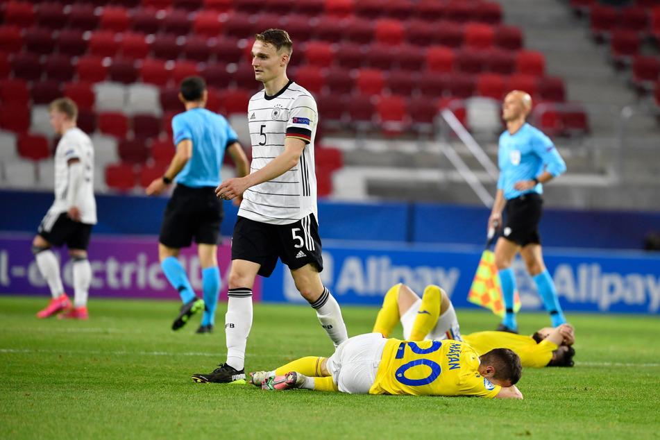 Amos Pieper (23) hat mit der Deutschen Nationalmannschaft einige überzeugende Auftritte hingelegt. Am Ende gab es dafür die verdiente Trophäe.