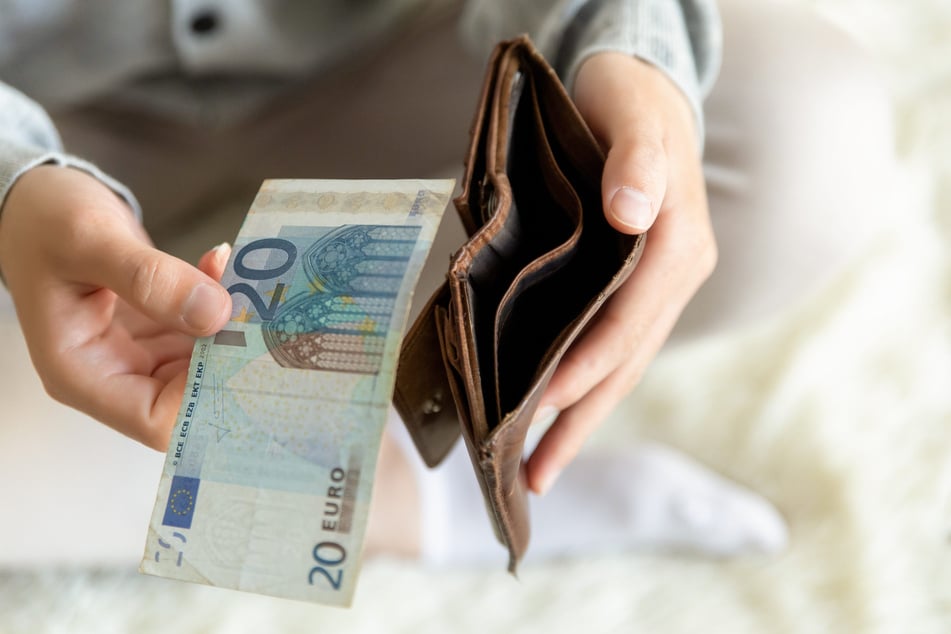 In Döbeln hat ein Mann (24) seinen Einkauf mit falschen 20-Euro-Scheinen bezahlt. (Symbolfoto)