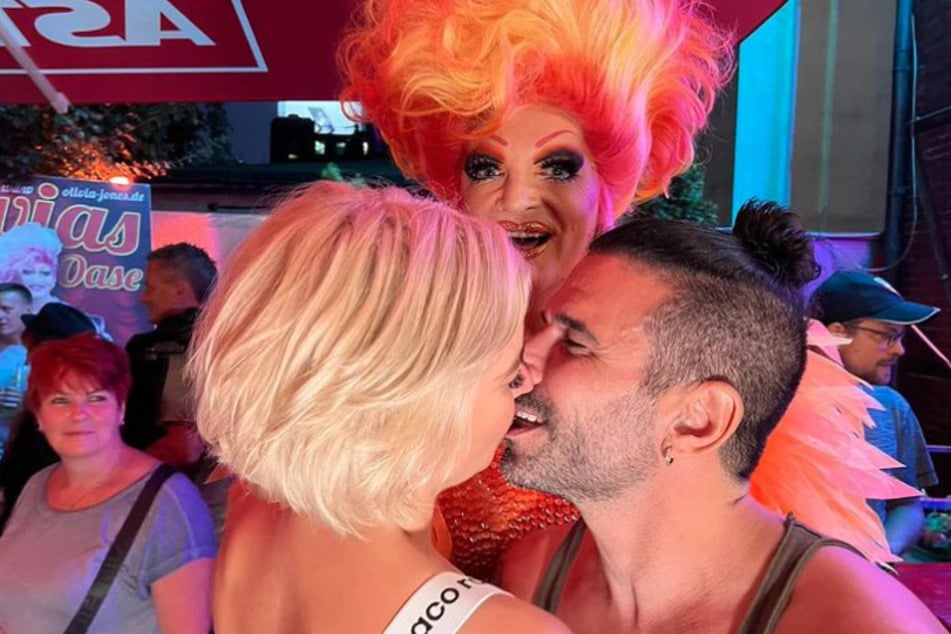 Verena Kerth (41) und Marc Terenzi turteln in Hamburg. Drag-Mutti Olivia Jones (53) ist glückliche Zeugin.