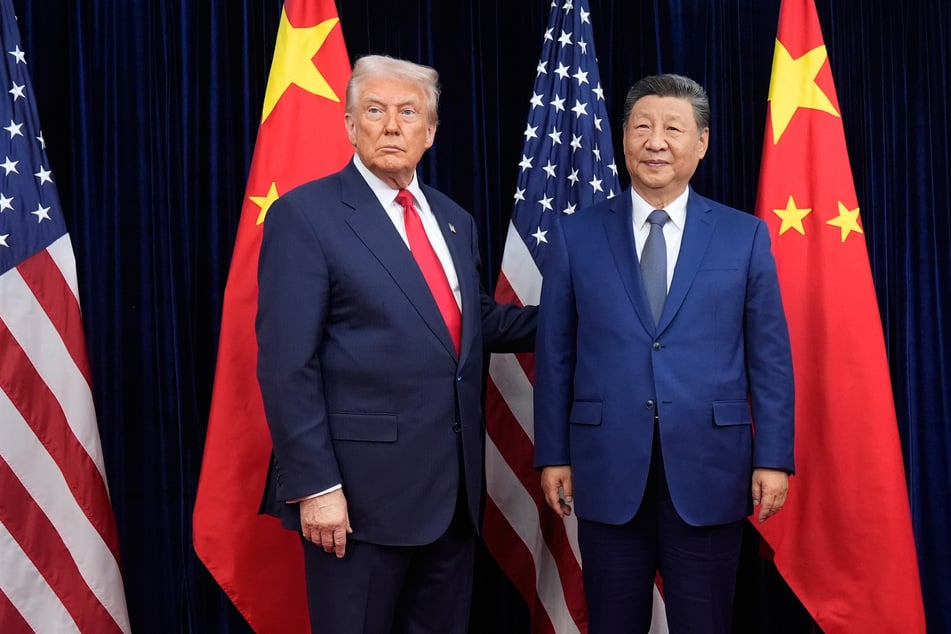 Südkorea: US-Präsident Trump und der chinesische Präsident Xi Jinping (72) posieren für ein Foto vor ihrem Treffen.