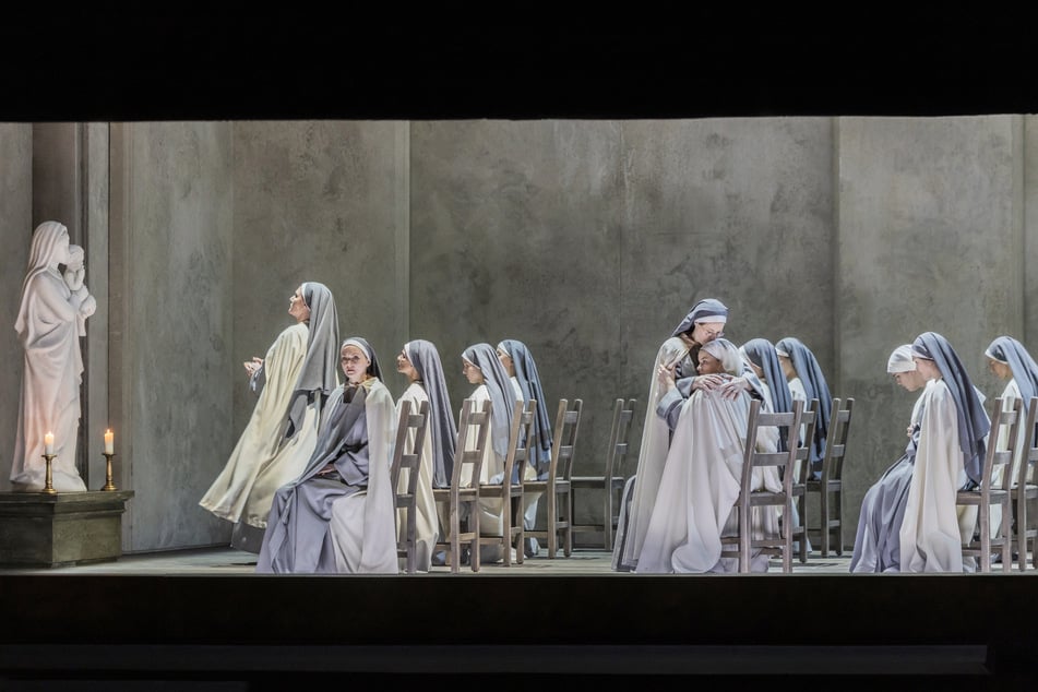 Trotz manch männlicher Rolle ist "Dialogues des Carmélites" eine Oper der Frauen.