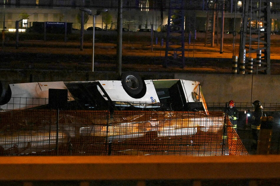 Bei dem Bus-Unfall starben 21 Menschen.