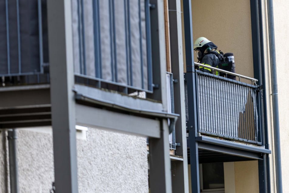 Feuerwehreinsatz in Freiberg: Brand auf Balkon ausgebrochen