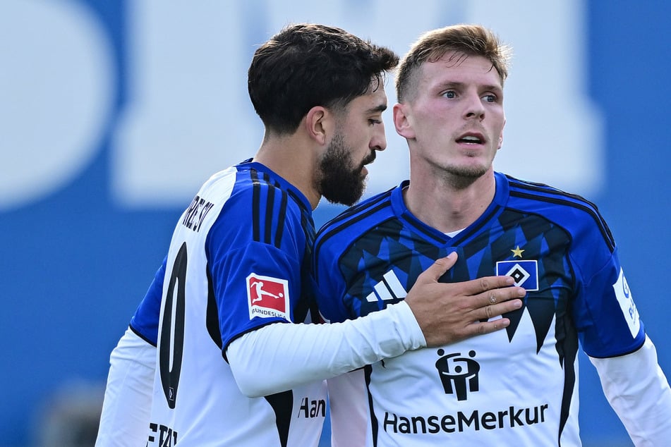 Immanuel Pherai (24, l) will den HSV verlassen. Mit dem 1. FC Nürnberg sollen bereits Verhandlungen laufen.