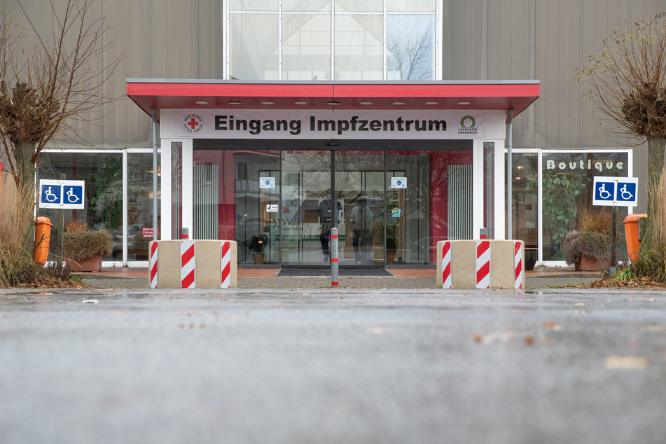 Ein ehemaliges Möbelgeschäft ist in Georgsmarienhütte zu einem Impfzentrum eingerichtet worden.