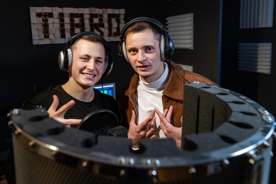 "Tibro" aus dem Erzgebirge sind Jonas (22, l.) und Samuel Tiede (26). Am heutigen Sonntag erscheint ihre Single "Boom".