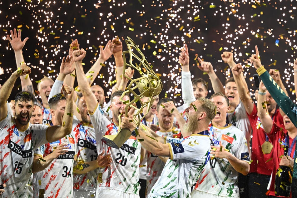 Im Jahr 2025 konnte der SCM die Champions-League-Trophäe in die Luft recken.