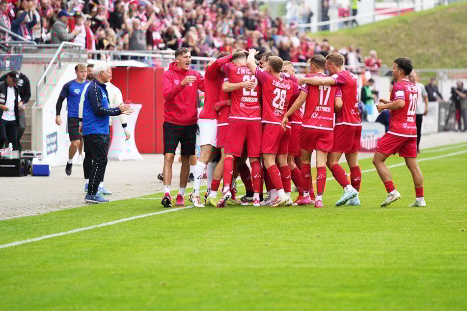 Am Freitag (22.8.) spielt der FSV Zwickau gegen Carl Zeiss in der GGZ Arena.