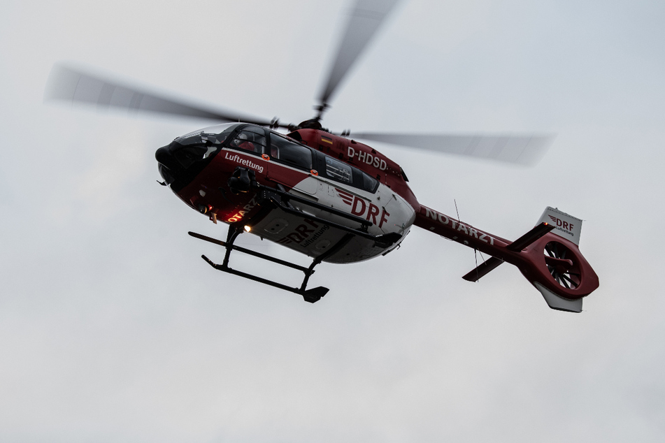 Ein Rettungshubschrauber brachten den Jungen in ein Krankenhaus. (Symbolbild)