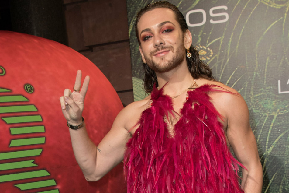 Riccardo Simonetti kommt zur Place to be Berlinale-Party ins Restaurant Borchardt.