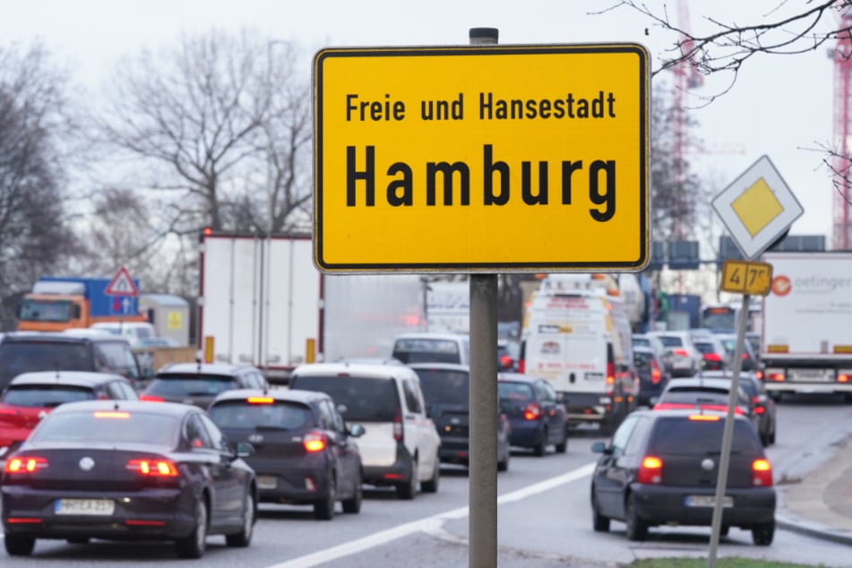 Die Polizei rechnet am kommenden Samstag mit einem Verkehrschaos in Hamburg. (Archivfoto)