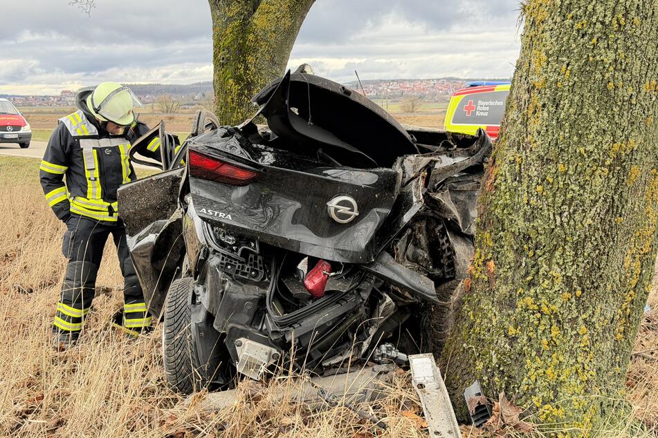 Die Fahrerin (43) musste anschließend ins Krankenhaus.