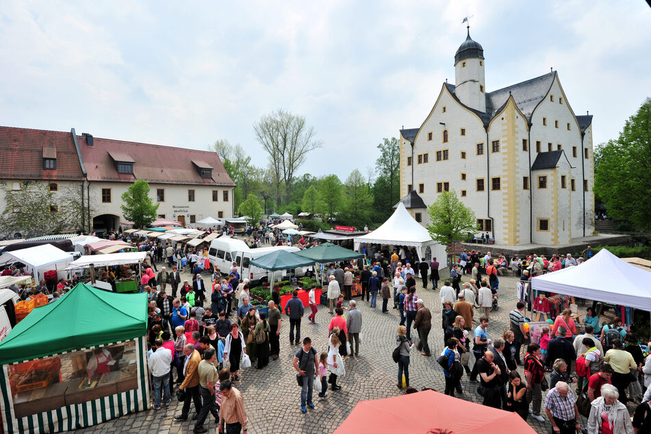 Der Naturmarkt im Wasserschloss Klaffenbach lockt jedes Jahr unzählige Besucher an.