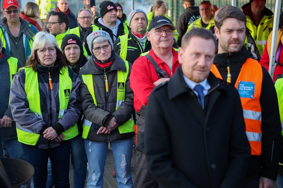 Prominenter Besucher: Auch Sachsens MP Michael Kretschmer (48, CDU) war vor einigen Monaten in Rötha, um sich einen Überblick über die Lage zu verschaffen.