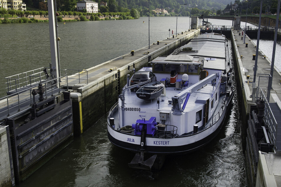 Die Schifffahrt auf dem Neckar wurde nach den heftigen Gewittern eingestellt. (Archivbild)