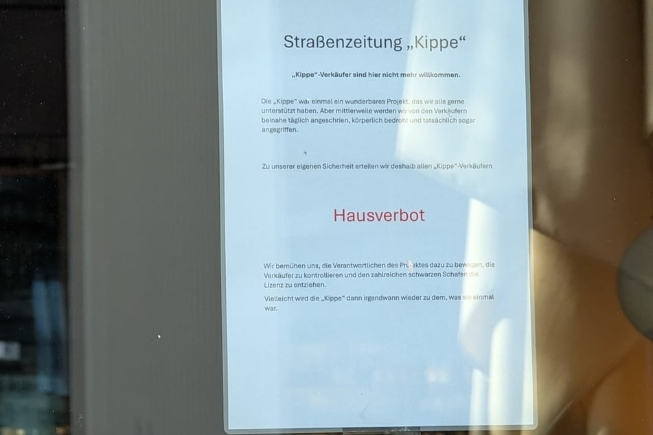 Im Café Luise hängt das Schild mit dem Hausverbot für KiPPE-Verkäufer noch immer.