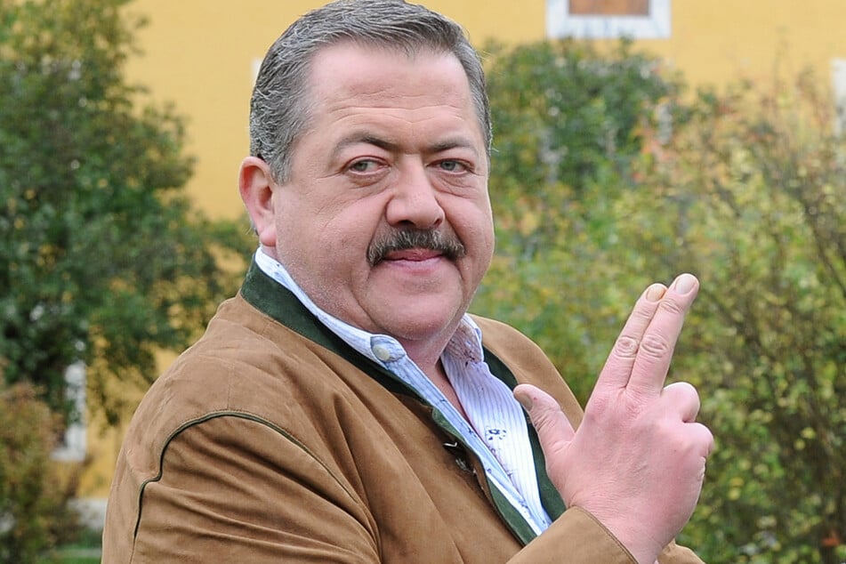 Joseph Hannesschläger (†57) spielte den Landwirt und Kriminalhauptkommissar Korbinian Hofer.