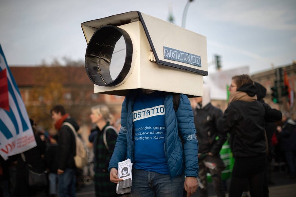 Datenschützer sehen im Entwurf den totalen Überwachungsstaat.