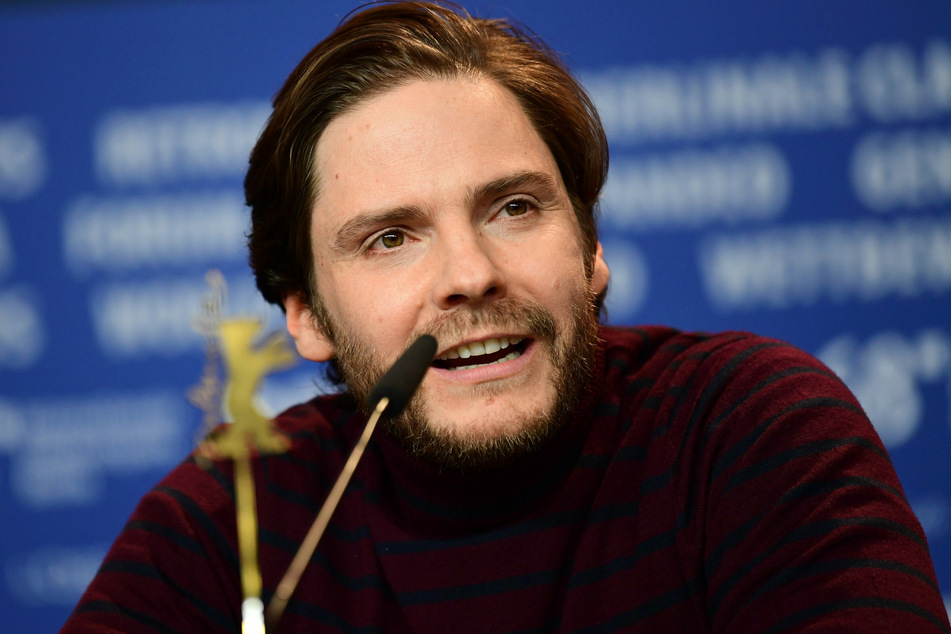 Schauspieler Daniel Brühl (42) spricht während einer Pressekonferenz im Februar 2018. (Archivbild)