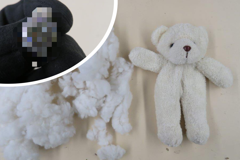 Frau sendet Schwester einen Teddy-Bären aus Thailand - dann macht der Zoll eine kuriose Entdeckung