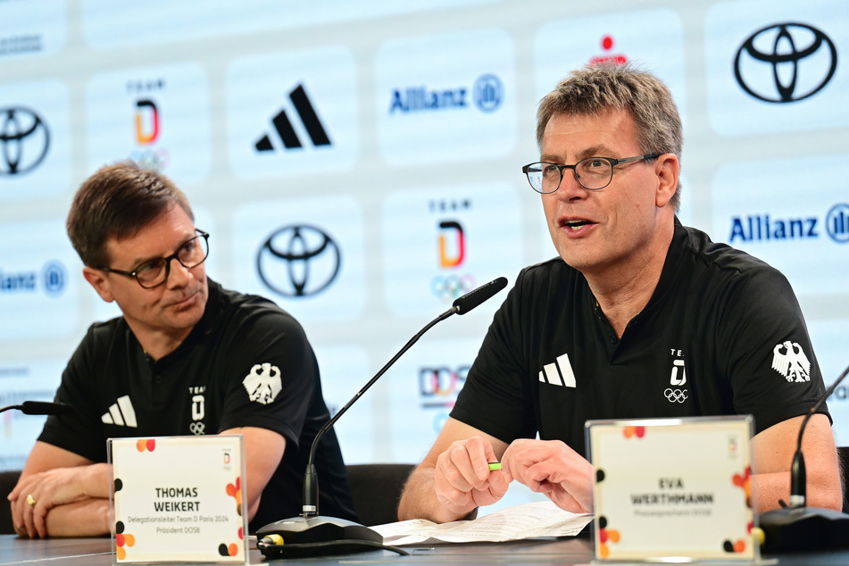 DOSB-Präsident Thomas Weikert (r.) und Chef de Mission Olaf Tabor auf der abschließenden Pressekonferenz von Team Deutschland.