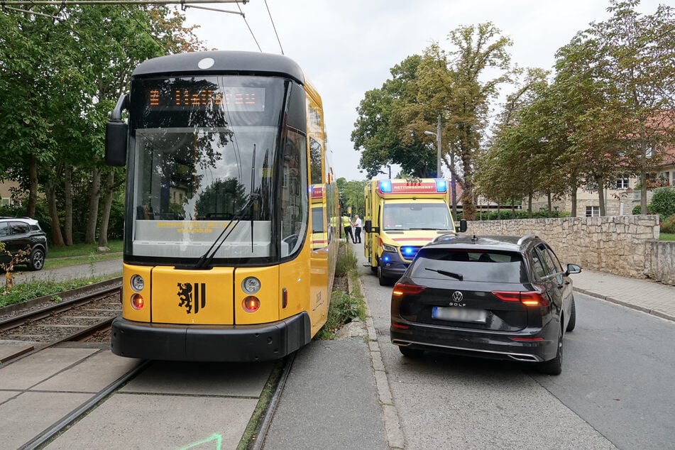 Auch Fahrgäste der Straßenbahn sollen nicht verletzt worden sein.