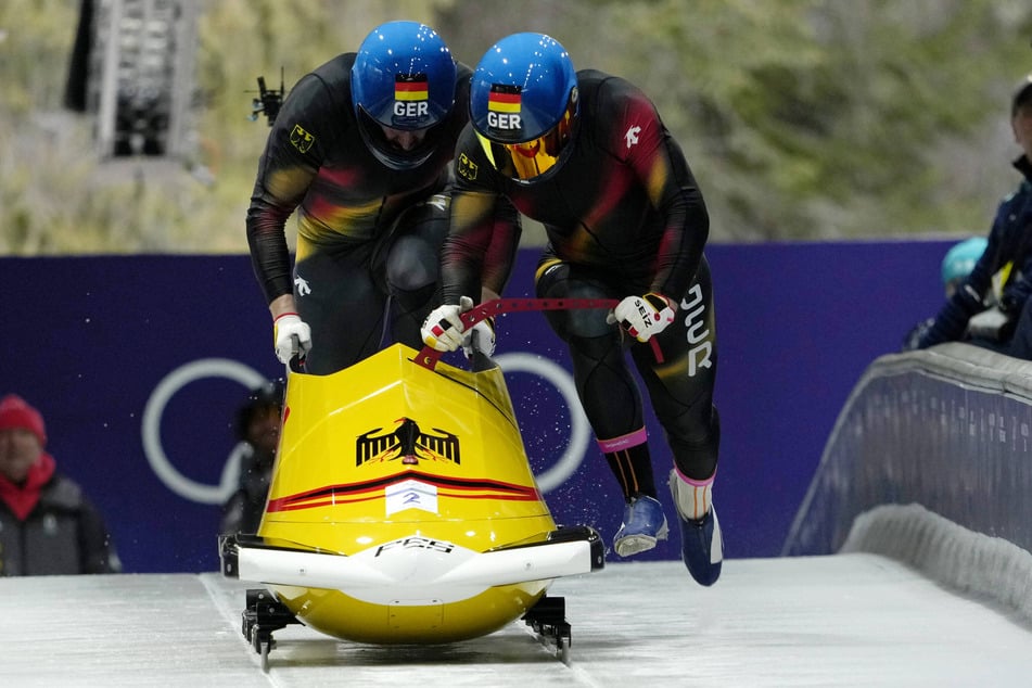 Im Zweierbob fuhren Francesco Friedrich (35) und Alexander Schüller (28) bei den Olympischen Winterspielen zur Silbermedaille.